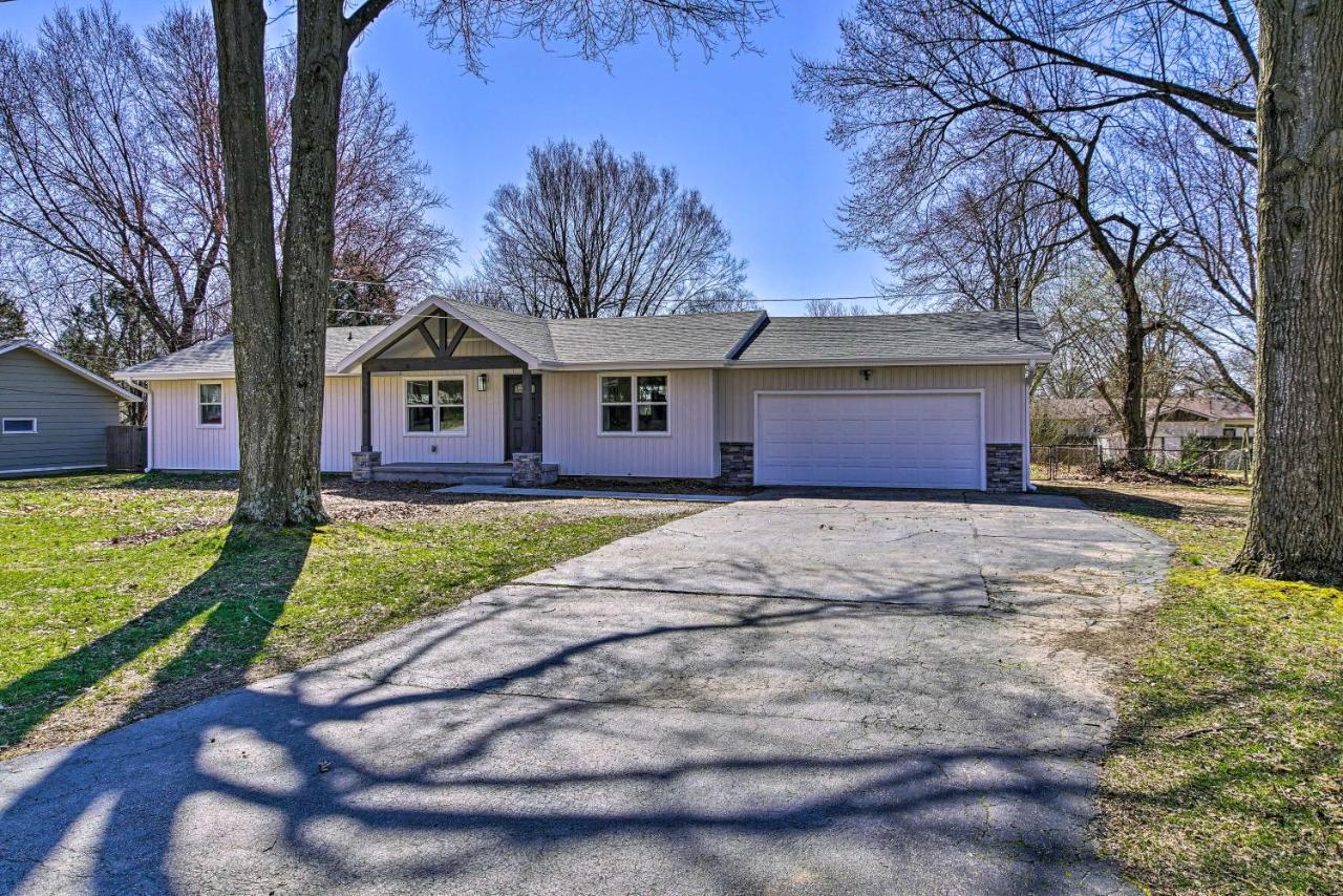 Retreat With Deck About 9 Mi To Downtown Springfield Villa Ozark Buitenkant foto
